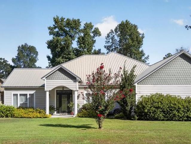 House for sale in Sabine, Texas