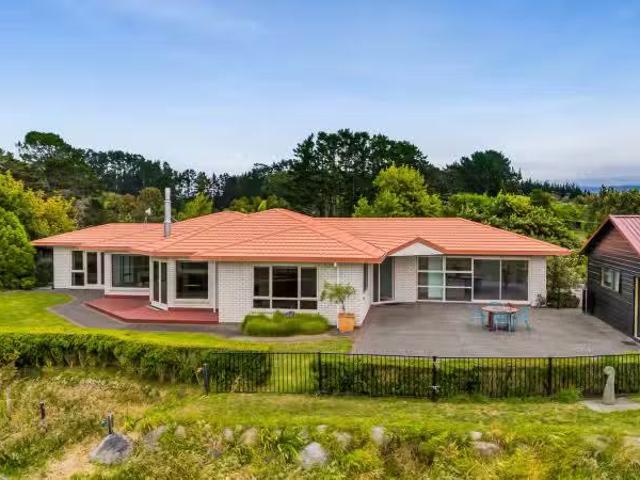 House for sale in Hillsborough, Taranaki