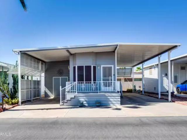 House for sale in Surprise