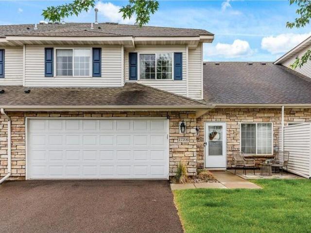 Townhouse for sale in Lakeville
