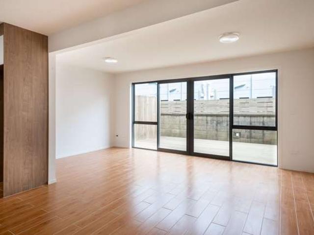 Townhouse for rent in Hamilton East, Hamilton City