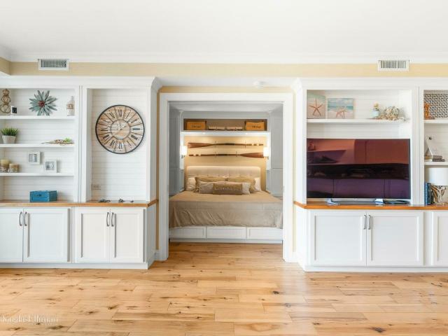 Apartment for sale in Coronado