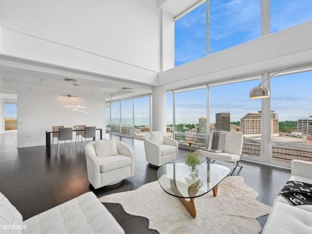 Condo for sale in Evanston, Illinois
