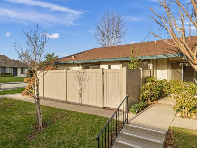 Condo for sale in Thousand Oaks Condo for sale in Thousand Oaks