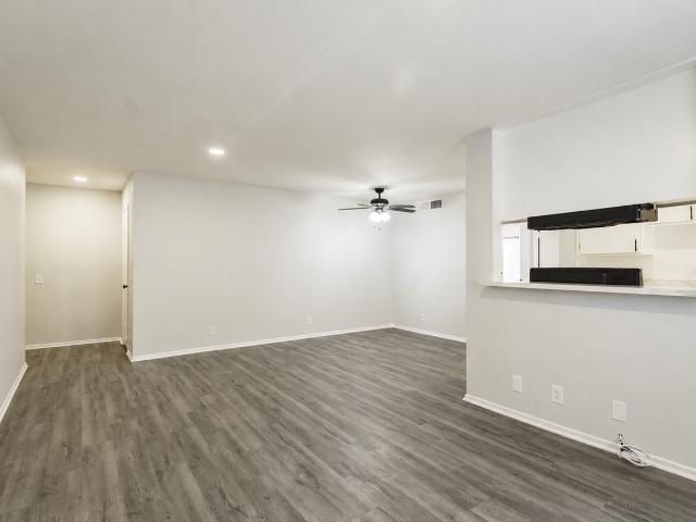 Apartment for rent in Canoga Park, California