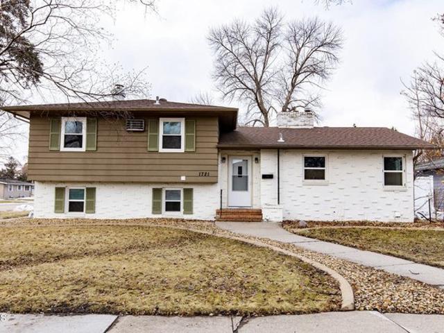 House for sale in Moorhead, Minnesota