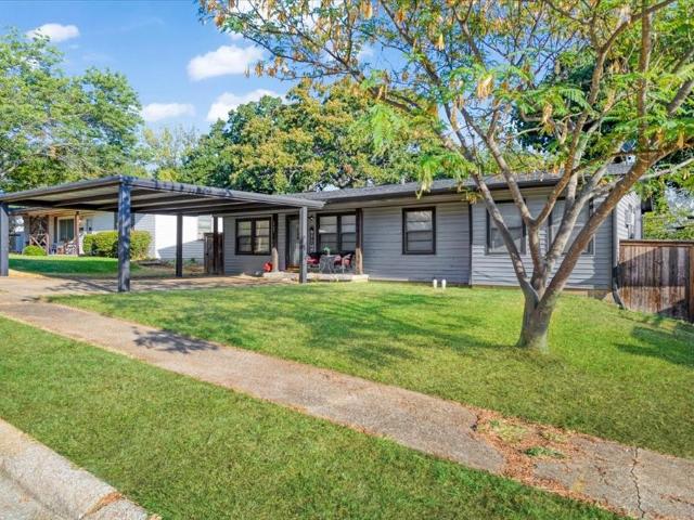 House for sale in Denison, Grayson County