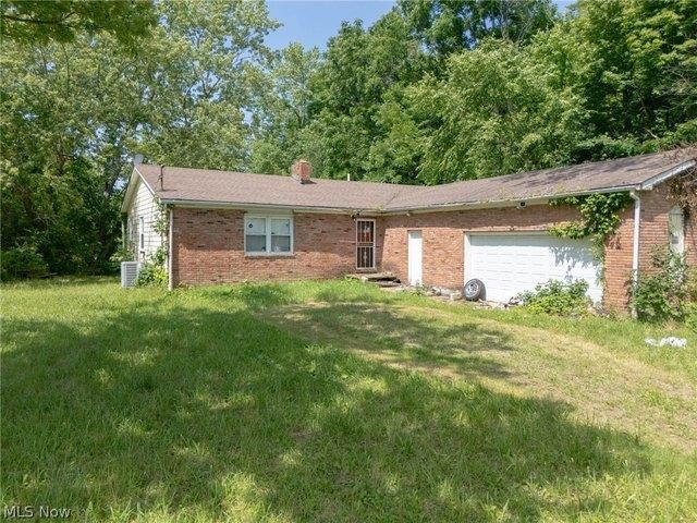 House for sale in West Farmington, Ohio