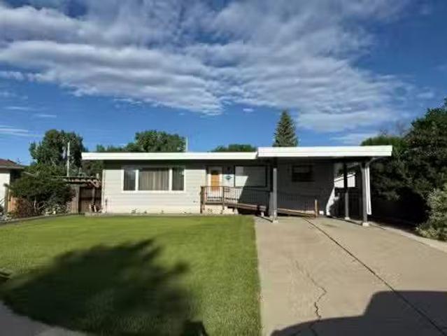 House for sale in Lethbridge, Alberta