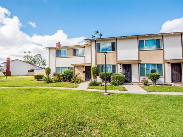 Townhouse for sale in Tustin, California