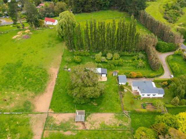 Property for sale in Waituna West