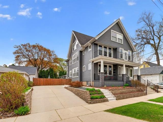 House for sale in Milwaukee, Wisconsin