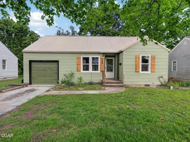 House for sale in Carthage, Missouri