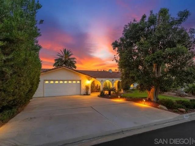 House for sale in Stoneridge Chateaus, Poway