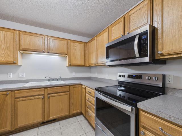 Townhouse for sale in Prior Lake, Scott County