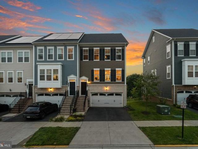 Townhouse for sale in Virginia