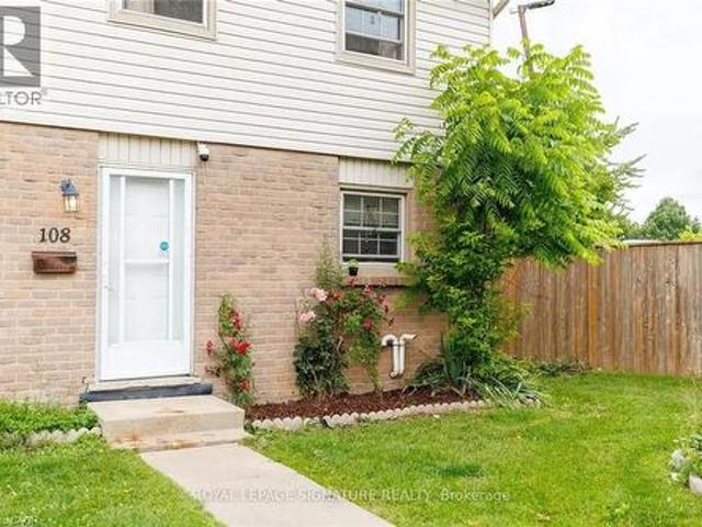 Townhouse for sale in Arva, Ontario