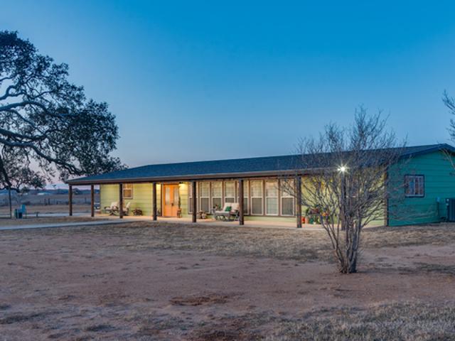 House for sale in Poteet, Texas