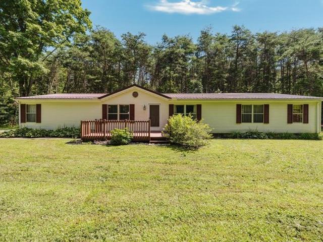 House for sale in Junction City, Ohio