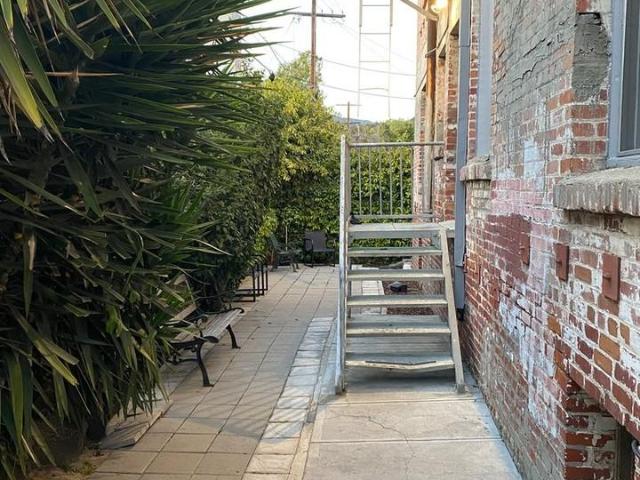 Apartment for rent in Canoga Park, California