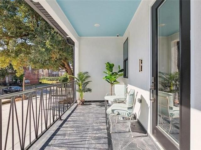 Townhouse for sale in New Orleans, Orleans Parish