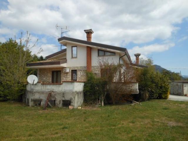 Villa Indipendente in vendita a Vairano Patenora, Campania