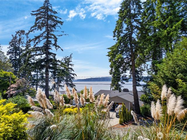 House for sale in La Conner, Washington