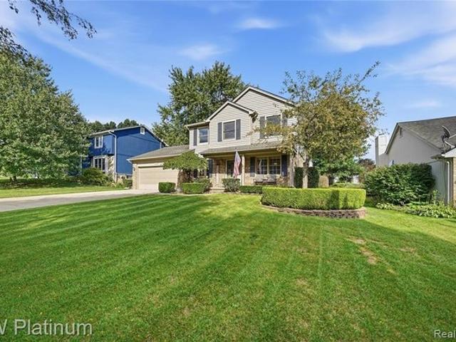 House for sale in Wexford Mews, Wixom