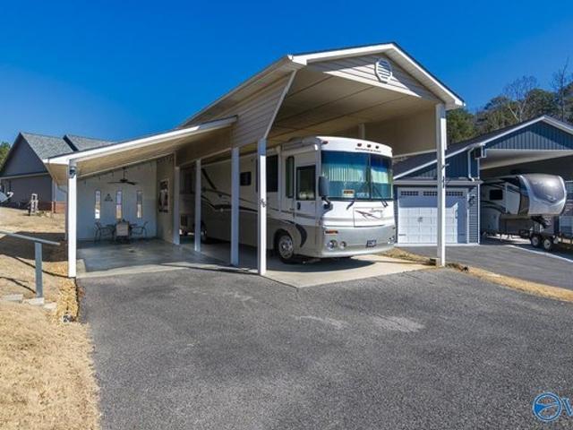 House for sale in Guntersville, Alabama