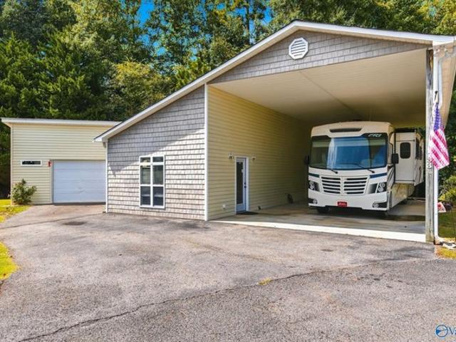 House for sale in Guntersville, Alabama