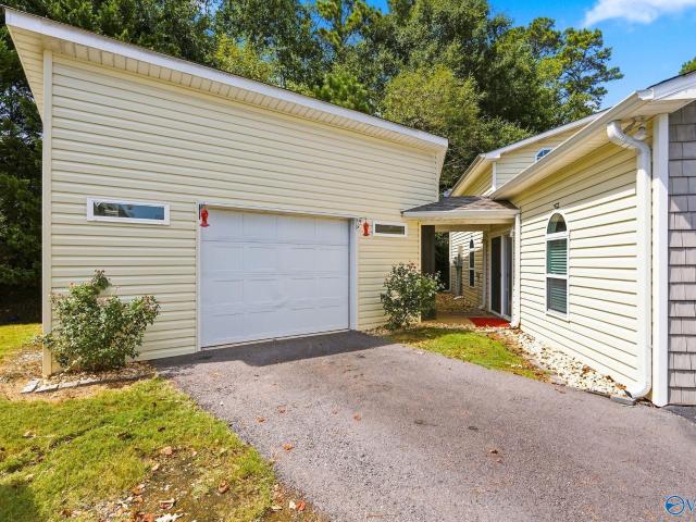 House for sale in Guntersville, Alabama