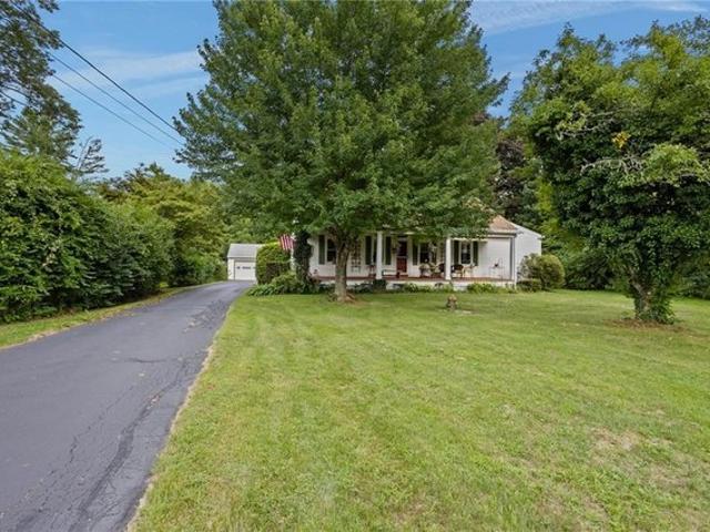 House for sale in Lincoln, Rhode Island
