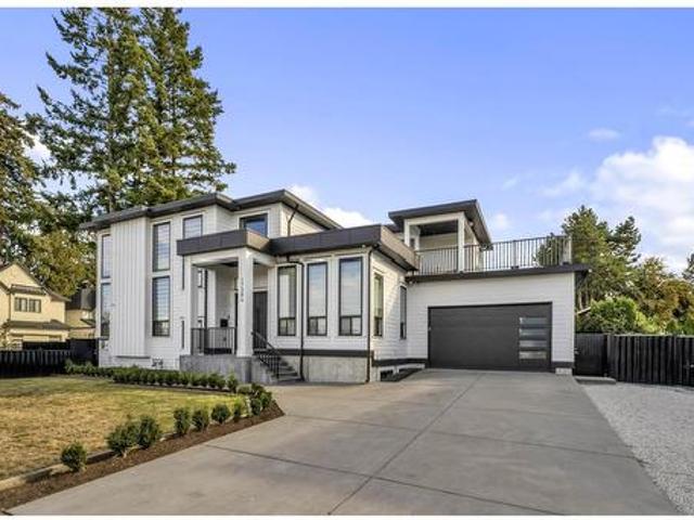 House for sale in Surrey Centre, Surrey
