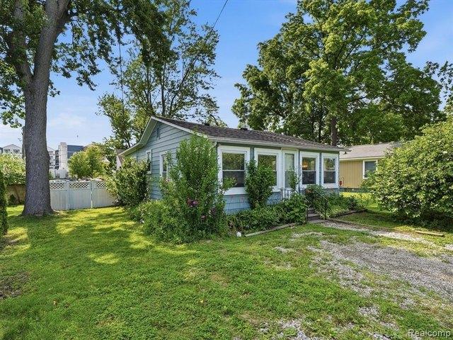 House for sale in Keego Harbor, Michigan