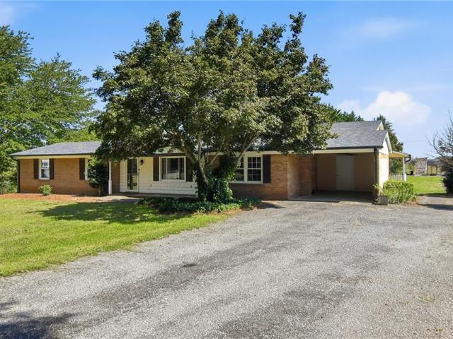 House for sale in Yadkinville, North Carolina