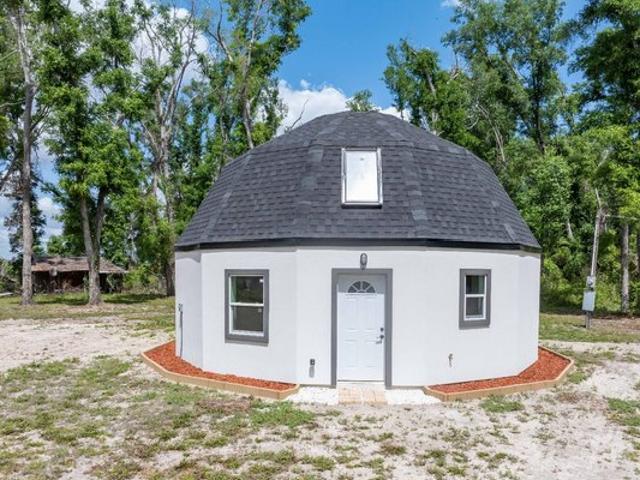 House for sale in Suwannee, Florida