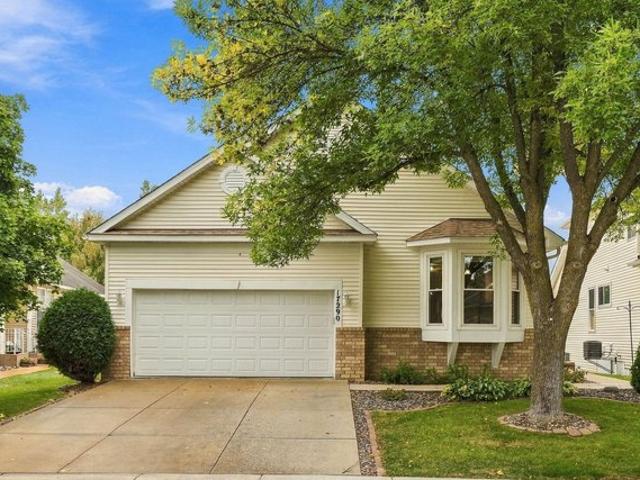 Townhouse for sale in Maple Grove, Hennepin County