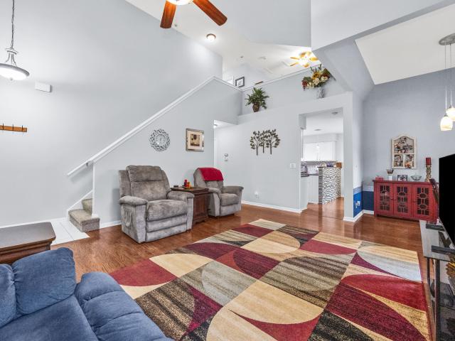 Townhouse for sale in Waterford Oaks, North Aurora