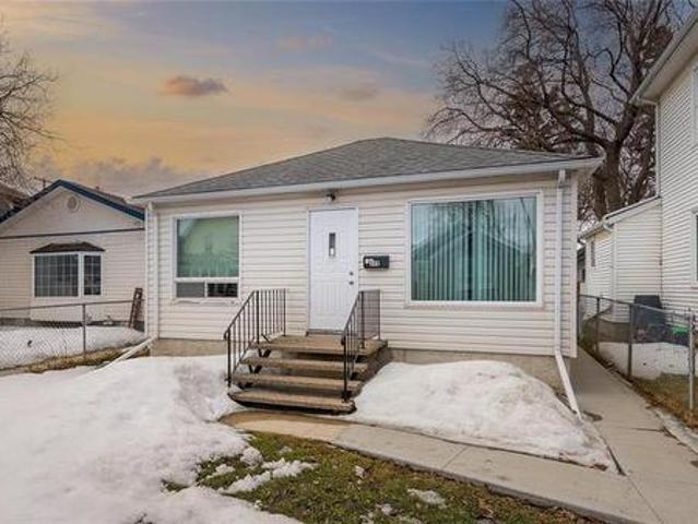 House for sale in East St. Paul, Manitoba