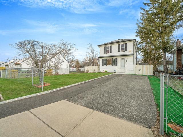 Property for sale in Babylon, New York
