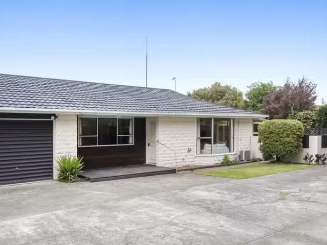 House for sale in Chaslands, Canterbury