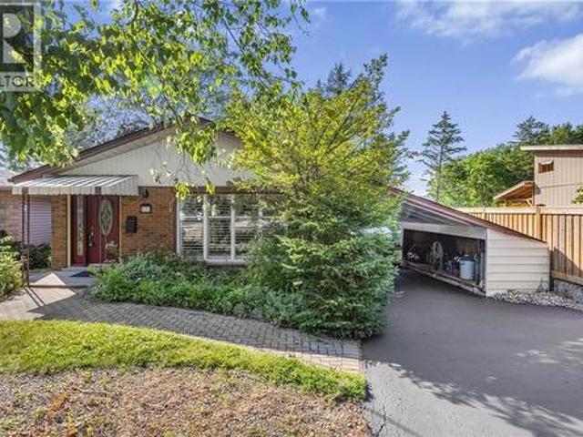 House for sale in Ancaster, Ontario
