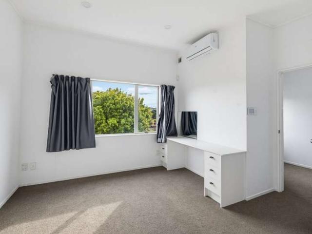 Townhouse for sale in Onehunga