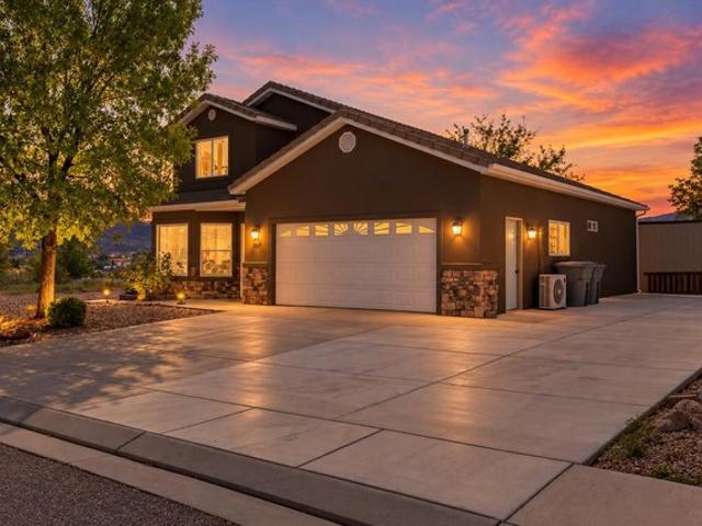House for sale in Hurricane, Washington County