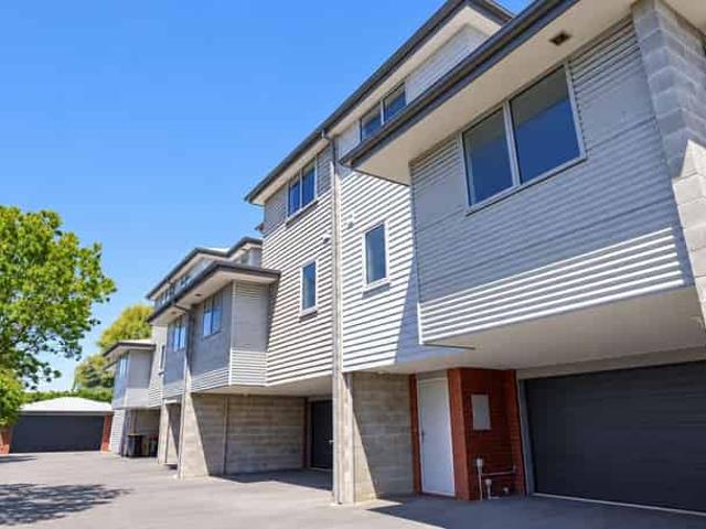 House for rent in Edgeware, Canterbury