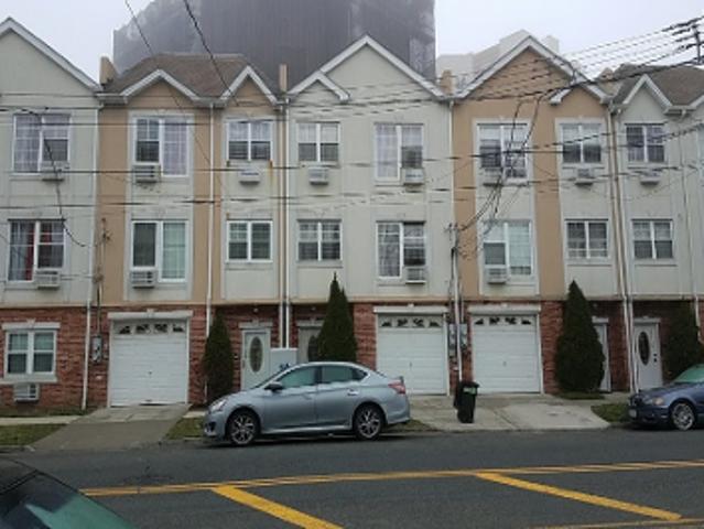 House for sale in Queens, Arverne