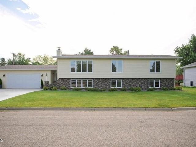House for sale in Jamestown, North Dakota