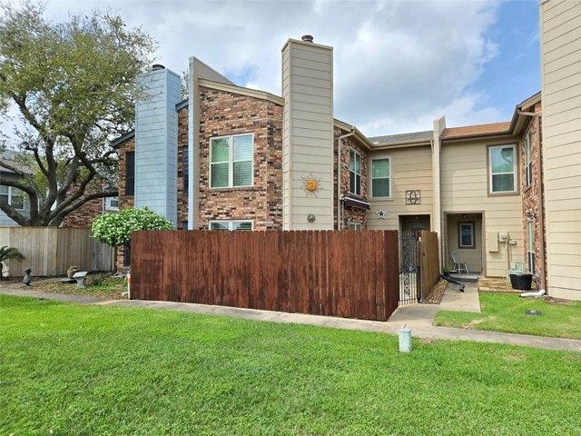 Townhouse for sale in Wharton, Texas