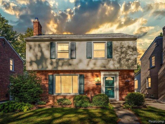 House for sale in Grosse Pointe Woods, Wayne County