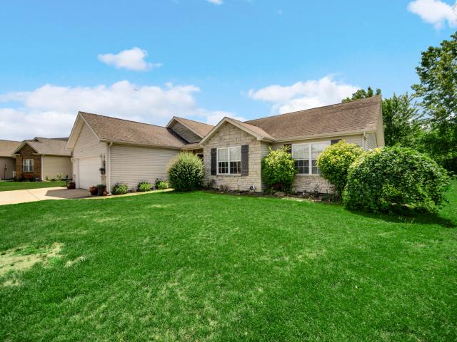 House for sale in Demotte, Indiana